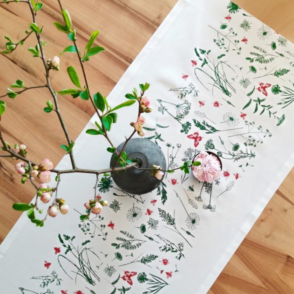 GREEN MEADOW TABLE RUNNER