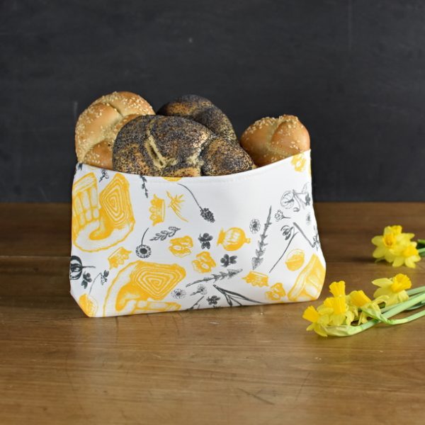 RUMEN POMLADNI VENČEK, košarica za kruh